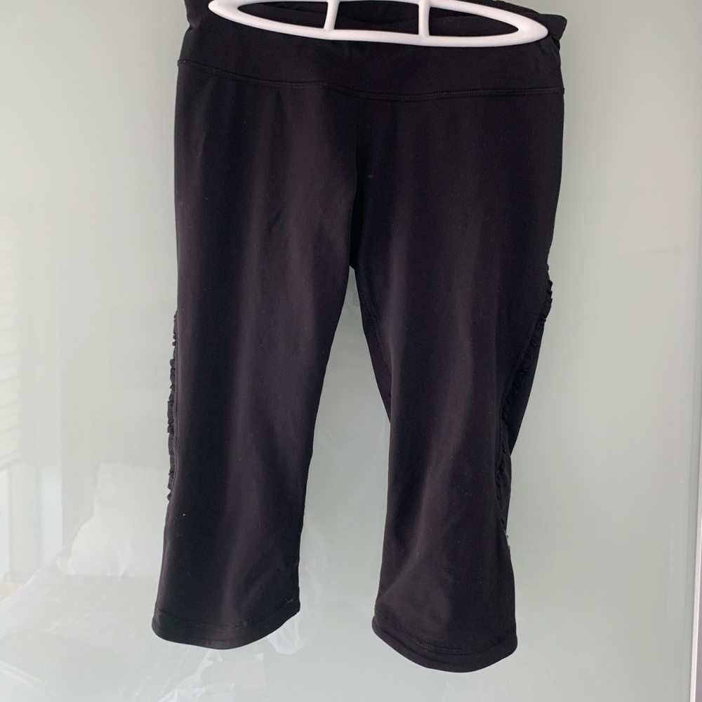 Lululemon used black Capri 6
